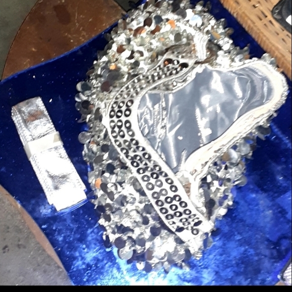 Gyspy Hobo Medium Tote - Picture 2 of 4